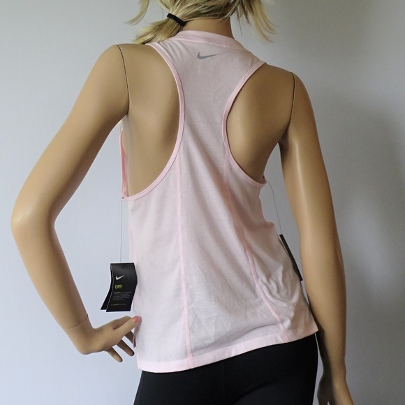 Nike Dry-Fit Women's Graphic T-Shirt NWT - Picture 2 of 2